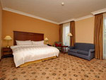  Lotte City Hotel Tashkent Palace, 